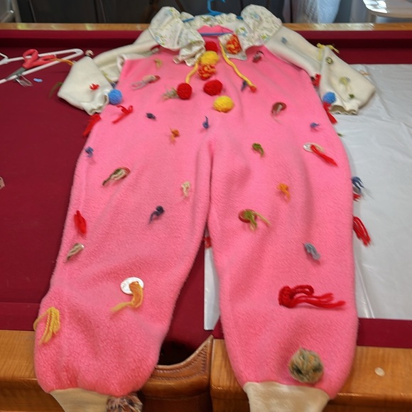 Vintage HAPPY CLOWN SUIT Costume PINK white PomPom button FLOWER COLLAR 46”chest - Picture 12 of 14